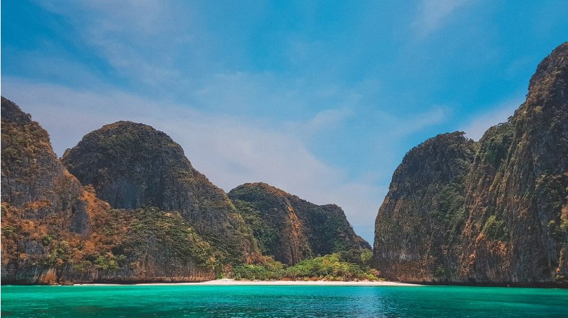 Thailand has 2 of the world’s most beautiful beaches, UK newspaper says