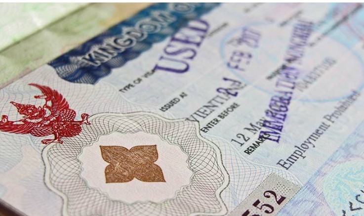 Border officials, tour operators carve up latest visa run bounty